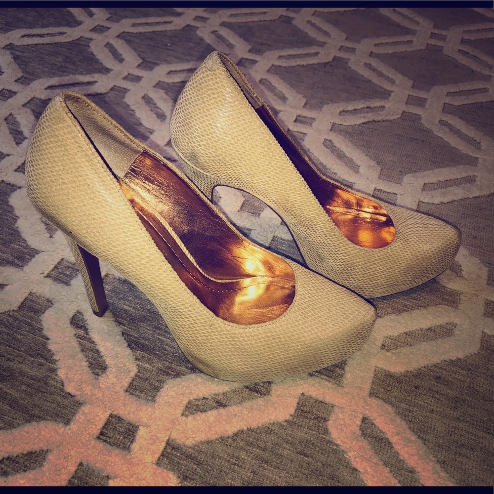 BCBG Pumps